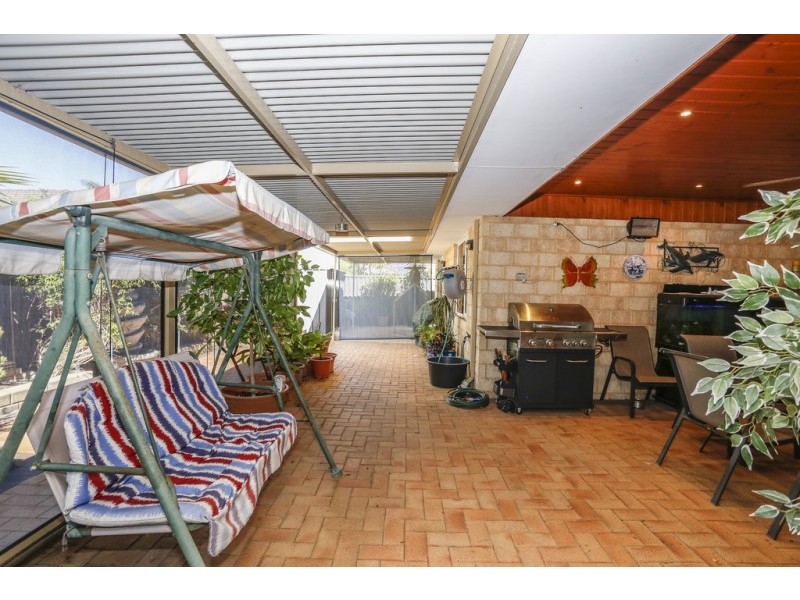 10 Pirianda Way, Aveley WA 6069