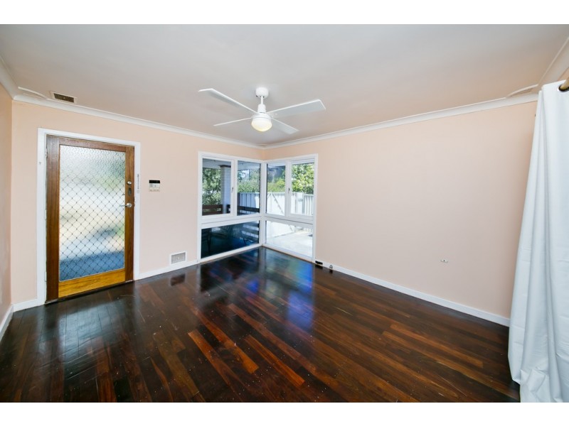 19 Winterton Way, Girrawheen WA 6064