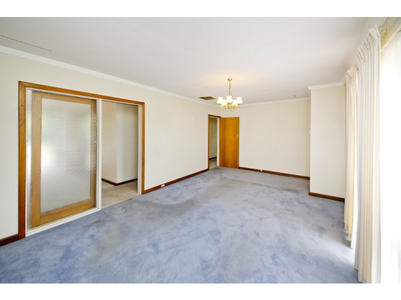 117 Howes Crescent, Dianella WA 6059