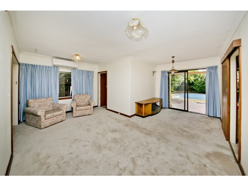 117 Howes Crescent, Dianella WA 6059