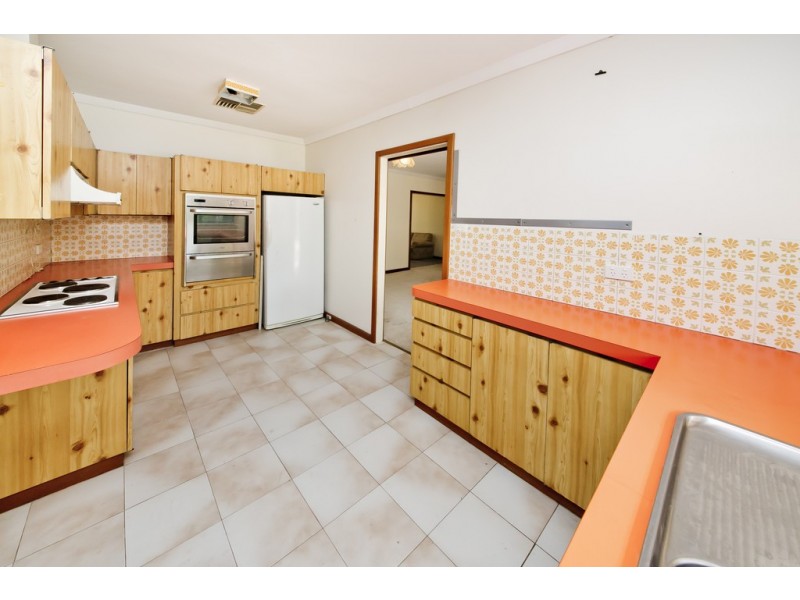 117 Howes Crescent, Dianella WA 6059