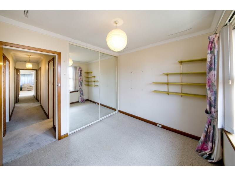 117 Howes Crescent, Dianella WA 6059