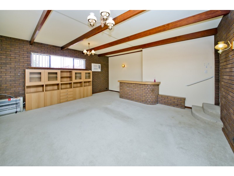 117 Howes Crescent, Dianella WA 6059