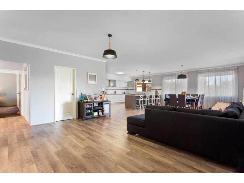 13 Gooseberry Retreat, Jane Brook WA 6056