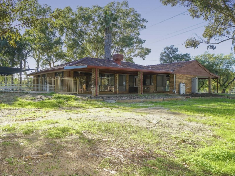 160 McNeill Road, Champion Lakes WA 6111