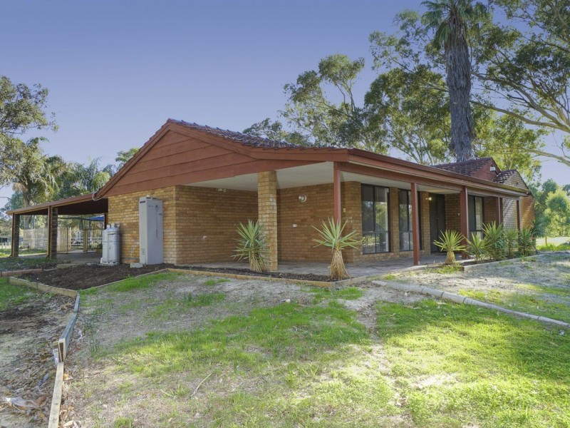 160 McNeill Road, Champion Lakes WA 6111