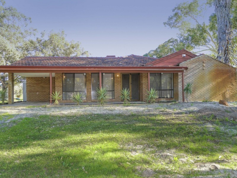 160 McNeill Road, Champion Lakes WA 6111