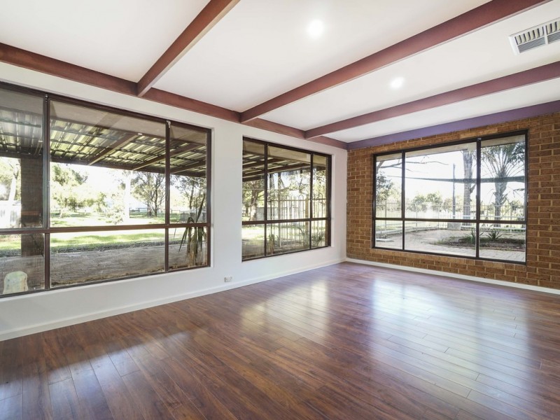 160 McNeill Road, Champion Lakes WA 6111