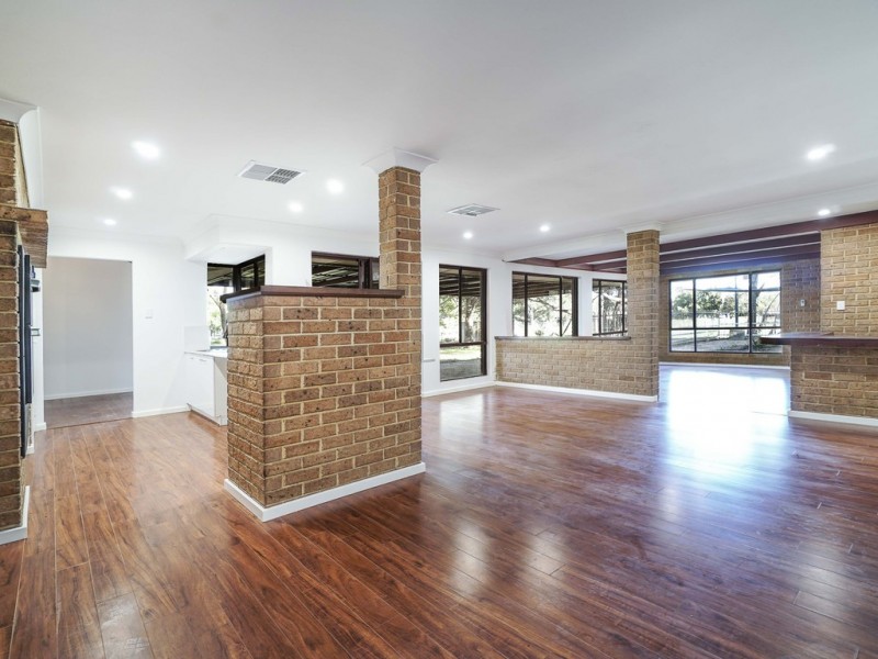 160 McNeill Road, Champion Lakes WA 6111