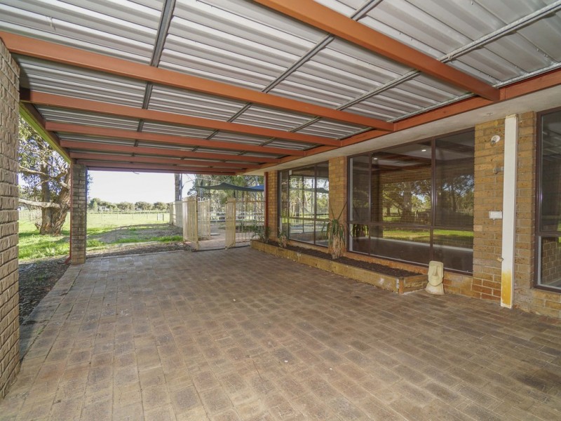160 McNeill Road, Champion Lakes WA 6111