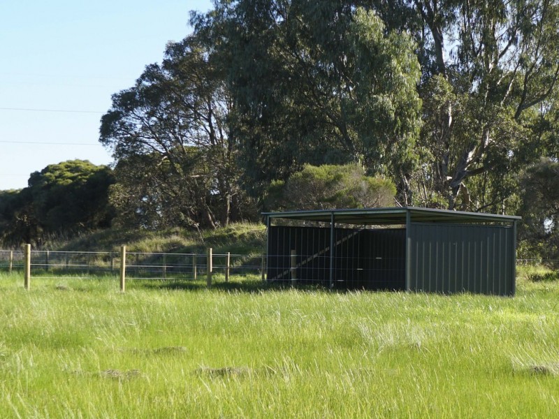 160 McNeill Road, Champion Lakes WA 6111