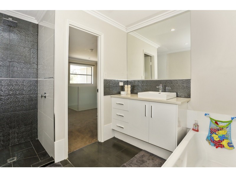 15A Lindley St, Embleton WA 6062