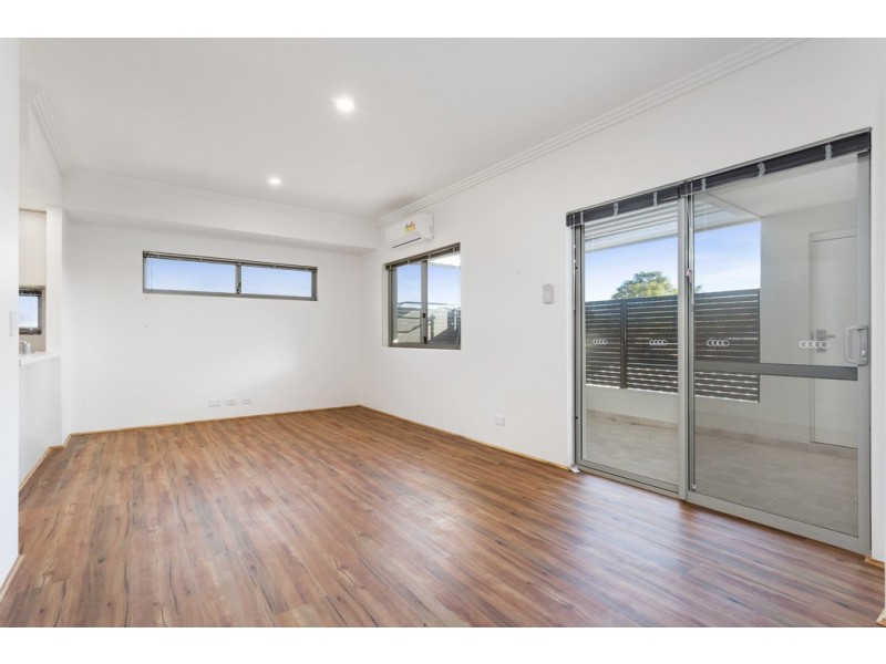 8/21 Third Ave, Bassendean WA 6054