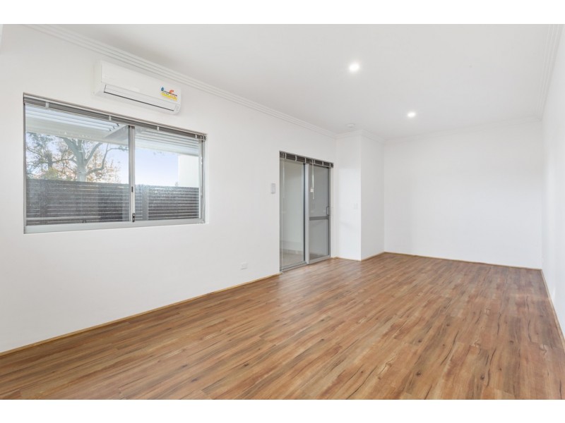 8/21 Third Ave, Bassendean WA 6054