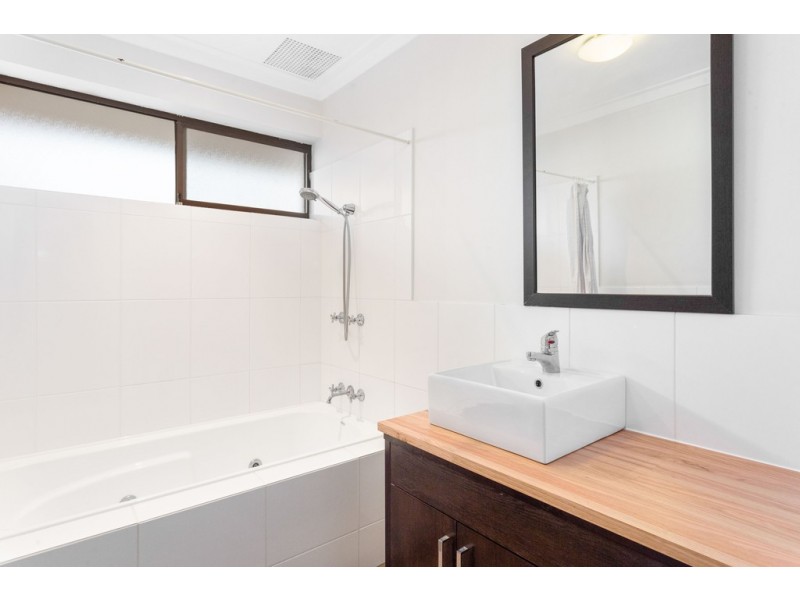 1 Northmoor Road, Eden Hill WA 6054