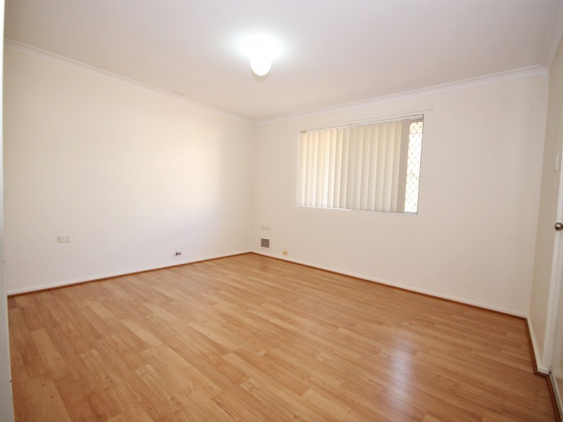 4/36 Halland Way, Westminster WA 6061