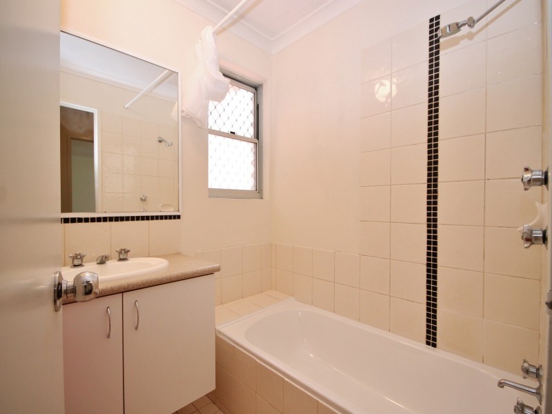 4/36 Halland Way, Westminster WA 6061