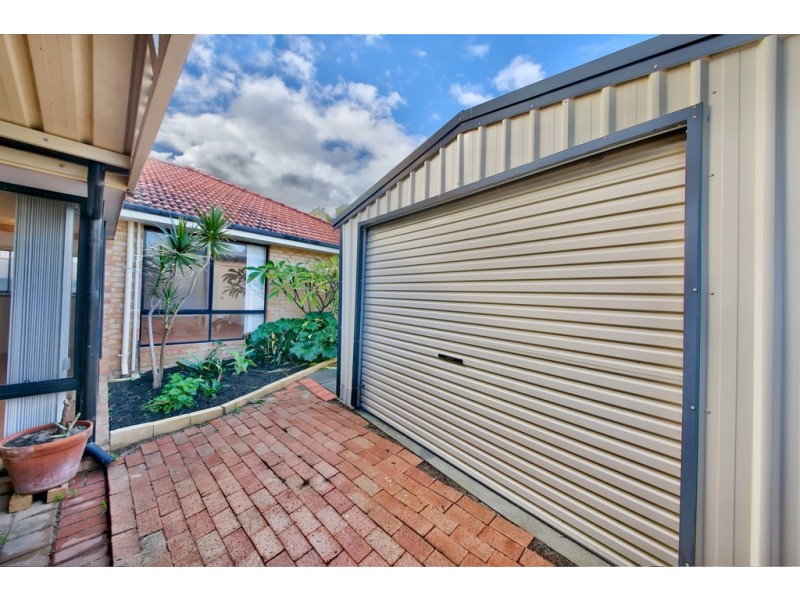 12 Laura Rise, Marangaroo WA 6064