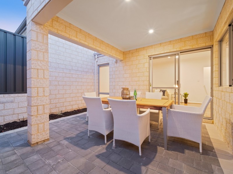 6/4 Canterbury Court, Nollamara WA 6061