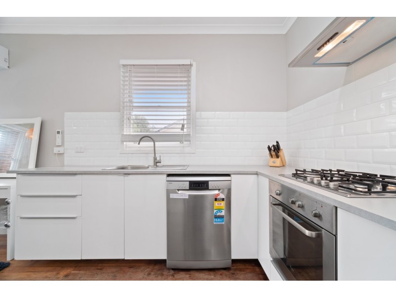 34 Brathwaite Road, Lockridge WA 6054