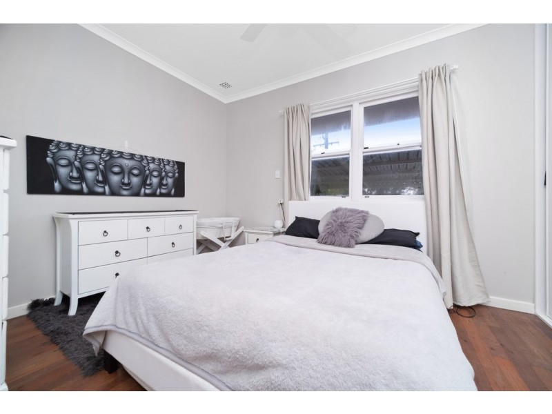 34 Brathwaite Road, Lockridge WA 6054