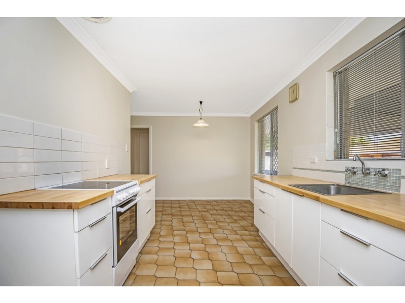 25 Rosmead Avenue, Beechboro WA 6063