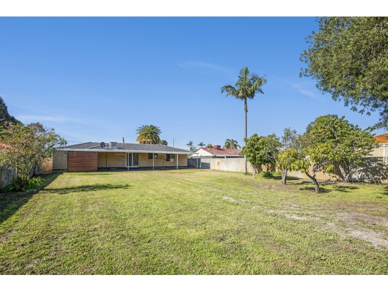 25 Rosmead Avenue, Beechboro WA 6063