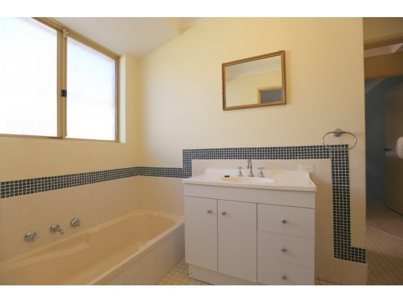 6 Lundy Cove, Kiara WA 6054