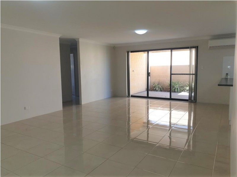 35 Embleton Ave, Embleton WA 6062