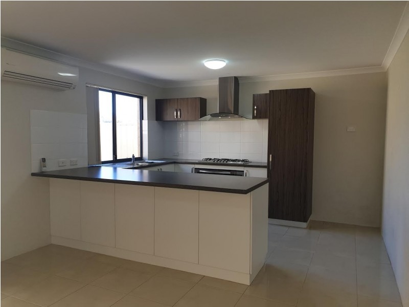 35 Embleton Ave, Embleton WA 6062