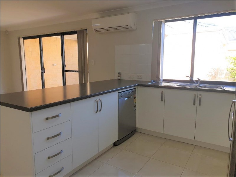 35 Embleton Ave, Embleton WA 6062