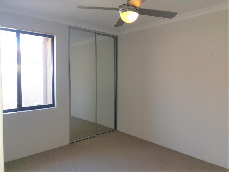 35 Embleton Ave, Embleton WA 6062