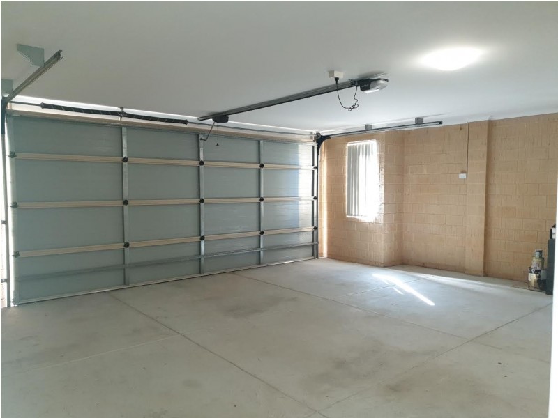 35 Embleton Ave, Embleton WA 6062