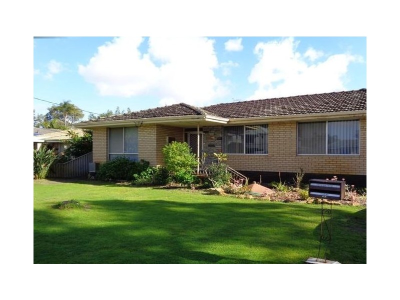 11 Waverley Place, Dianella WA 6059