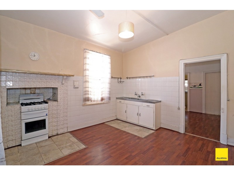 28 Anzac Terrace, Bassendean WA 6054