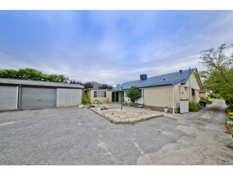 64 Howes Crescent, Dianella WA 6059