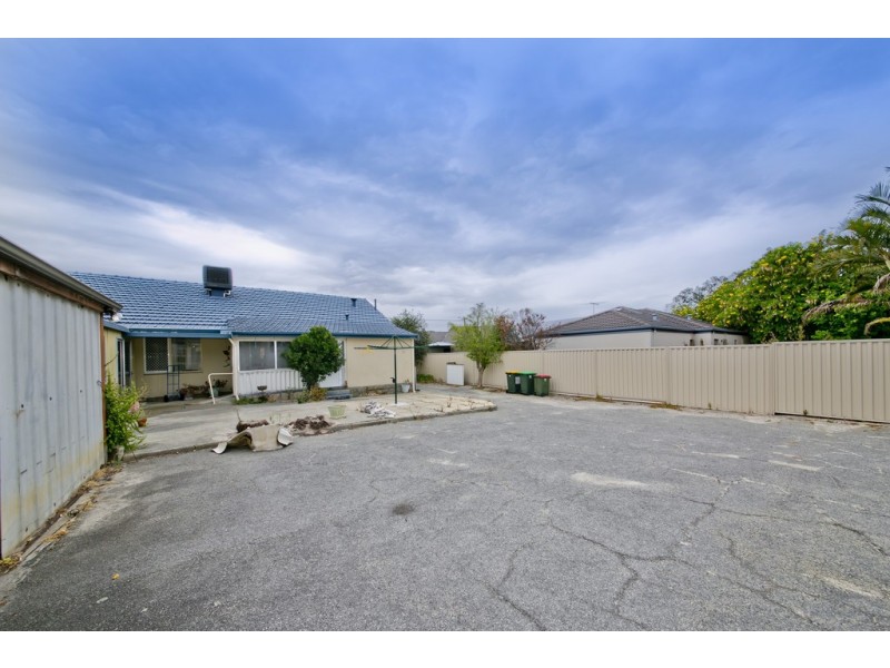 64 Howes Crescent, Dianella WA 6059