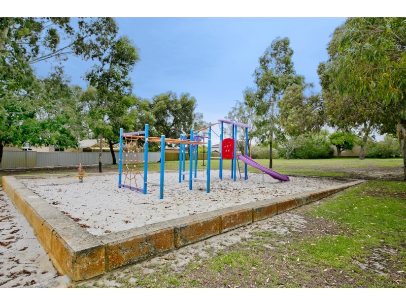 64 Howes Crescent, Dianella WA 6059