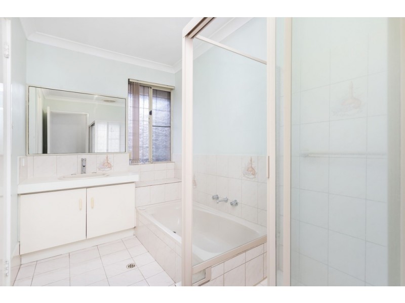 1/22 Surrey St, Dianella WA 6059