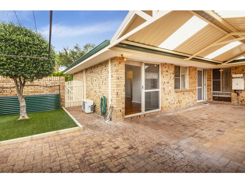 1/22 Surrey St, Dianella WA 6059