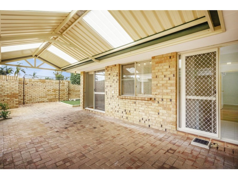 1/22 Surrey St, Dianella WA 6059