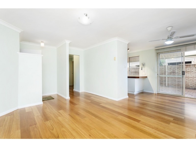 1/22 Surrey St, Dianella WA 6059