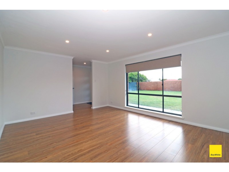 14 Freeland Way, Eden Hill WA 6054