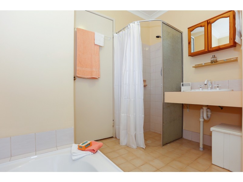 13 Salmon Gum Grove, Beechboro WA 6063