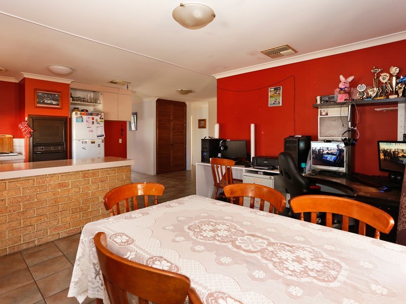 16 Teviot Place, Beechboro WA 6063