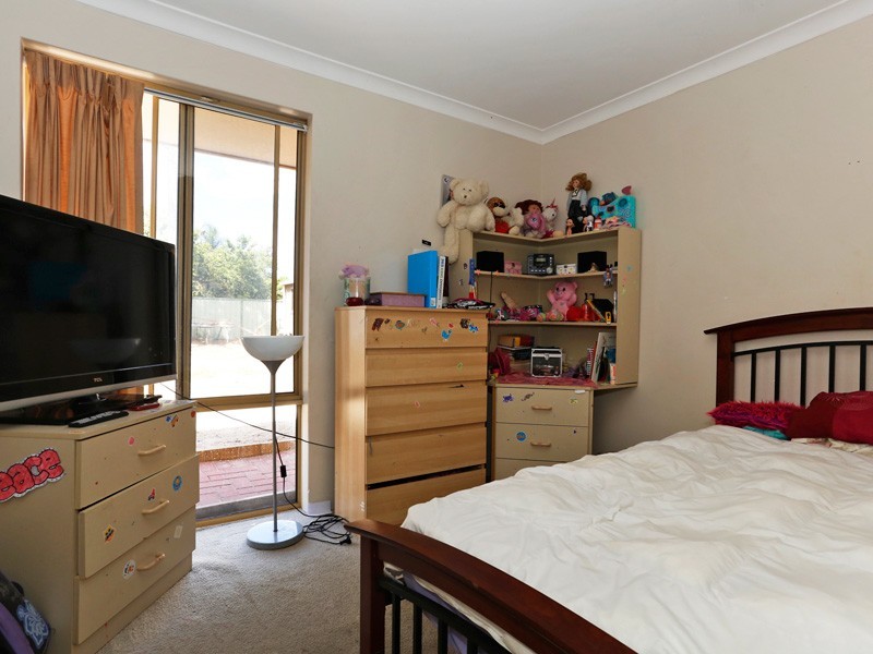 16 Teviot Place, Beechboro WA 6063
