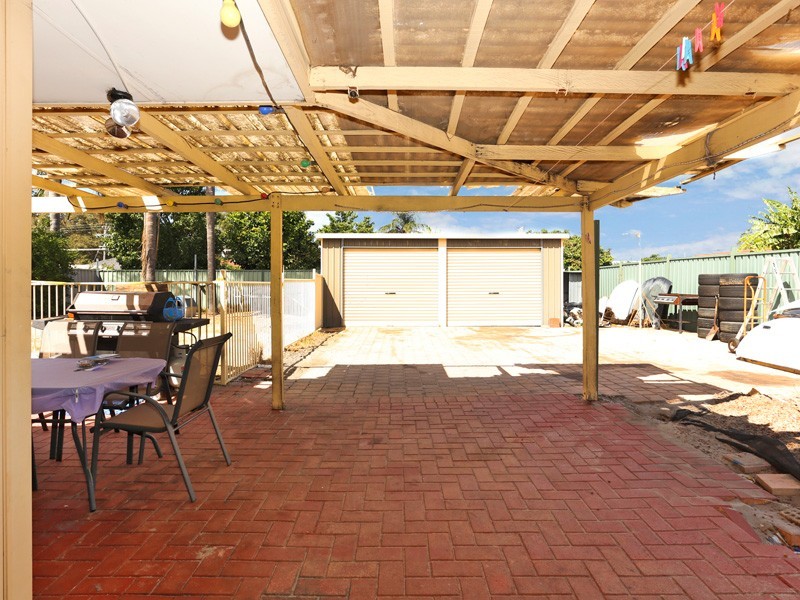 16 Teviot Place, Beechboro WA 6063