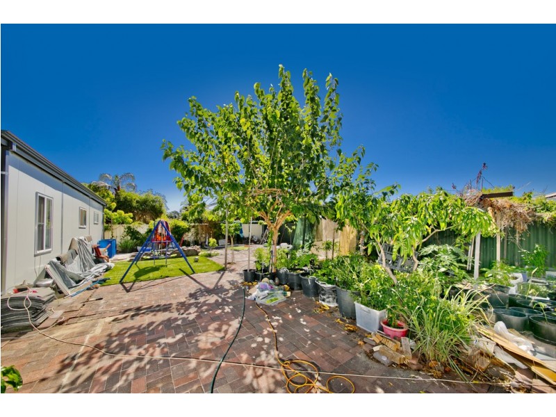 15 Collingwood Street, Dianella WA 6059