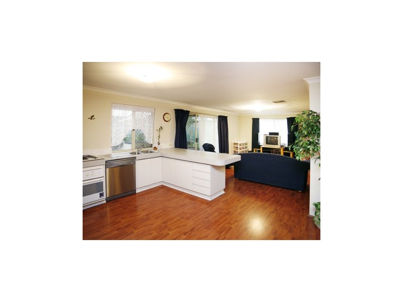 11 Tolbury retreat, Kiara WA 6054