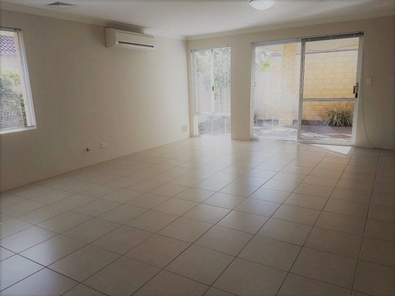 4/16 Larwood Cres, High Wycombe WA 6057